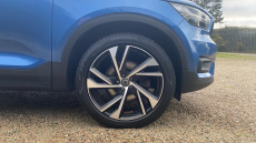 Volvo Xc40 2.0 T4 R DESIGN Pro 5dr AWD Geartronic Petrol Estate